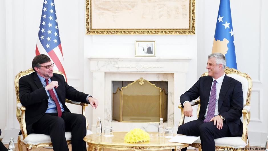 Stellvertretender Abgeordneter im AuÃenministerium der USA, Matthew Palmer trifft sich mit dem PrÃ¤sidenten des Kosovo Hashim Thaci