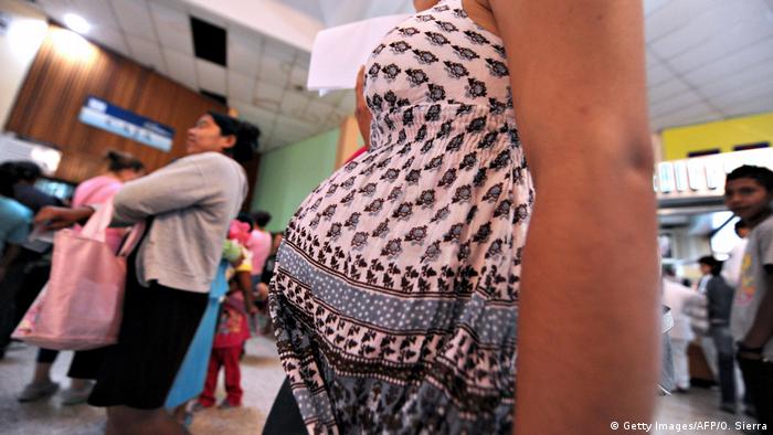 Honduras schwangere Frau in Tegucigalpa (Getty Images/AFP/O. Sierra)
