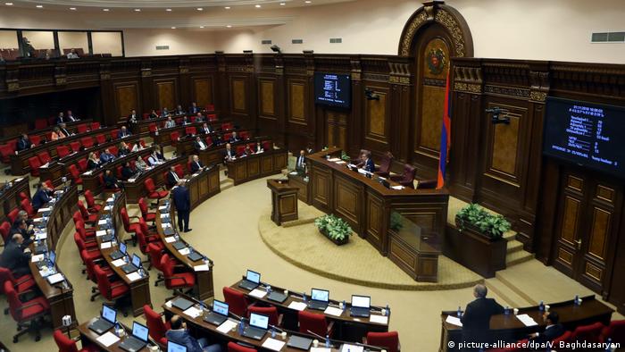 В Армении весной пройдет референдум о Конституционном суде ...