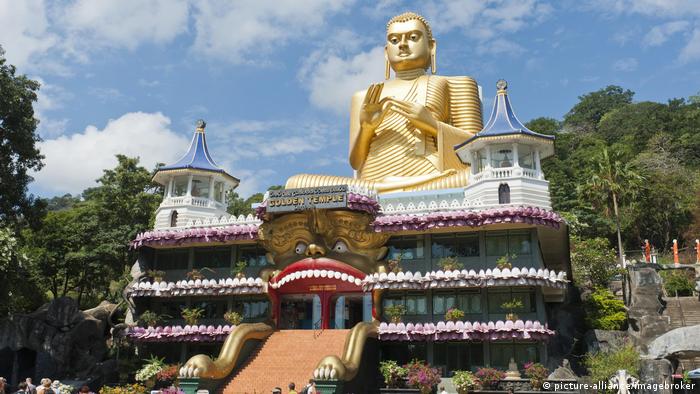 Goldene Tempel mit Buddha-Statue, Dambulla, Sri Lanka, Asien (picture-alliance/imagebroker)