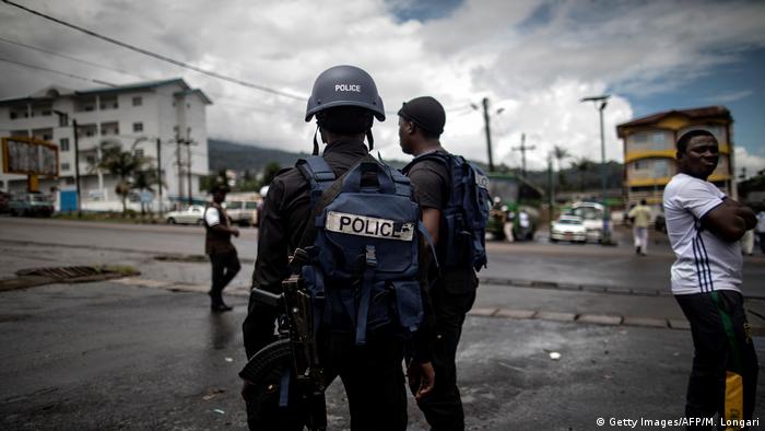 Police on patrol in the South West province of Buea (Getty Images/AFP/M. Longari)