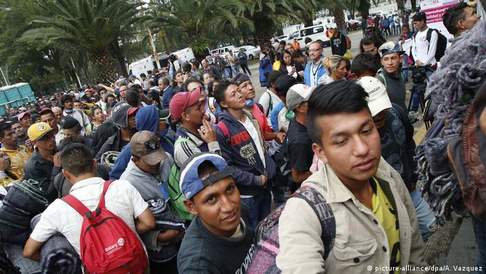 Mittelamerika Flüchtlings-Caravan Richtung USA (picture-alliance/dpa/A. Vazquez)