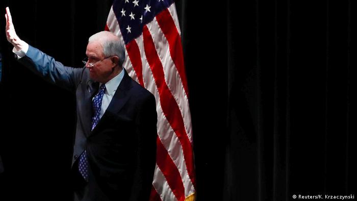 USA, Illinois Waukegan: Jeff Sessions (Reuters/K. Krzaczynski)