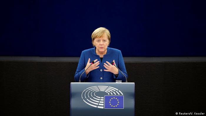 Frankreich Strassburg - Angela Merkel im Europaparlament (Reuters/V. Kessler)