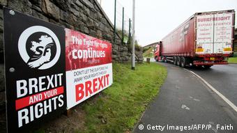 Πλακάτ διαμαρτυρίας κατά του Brexit στη Β.Ιρλανδία