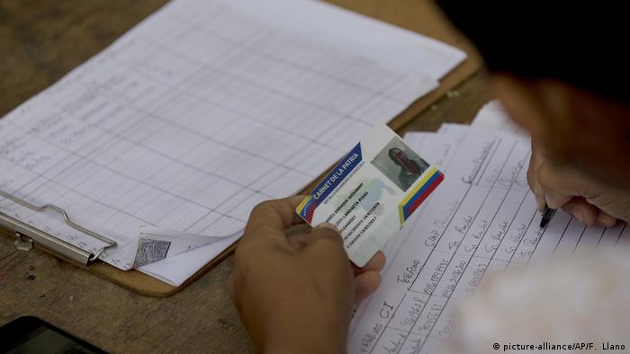 Venezuela Presidential Election (picture-alliance/AP/F. Llano)