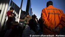 Mexiko Tijuana - Mittelamerikanische Migranten auf dem Weg in die USA