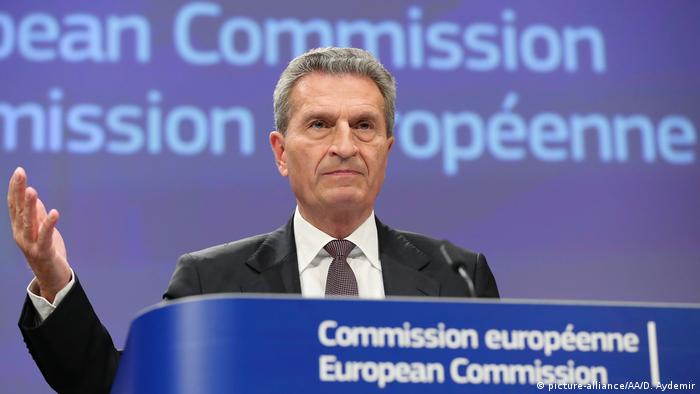 EU-Kommissar für Haushalt und Personal Oettinger (picture-alliance/AA/D. Aydemir)
