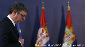 Serbien PK Präsident Aleksandar Vucic (picture-alliance/AP Photo/D. Vojinovic)
