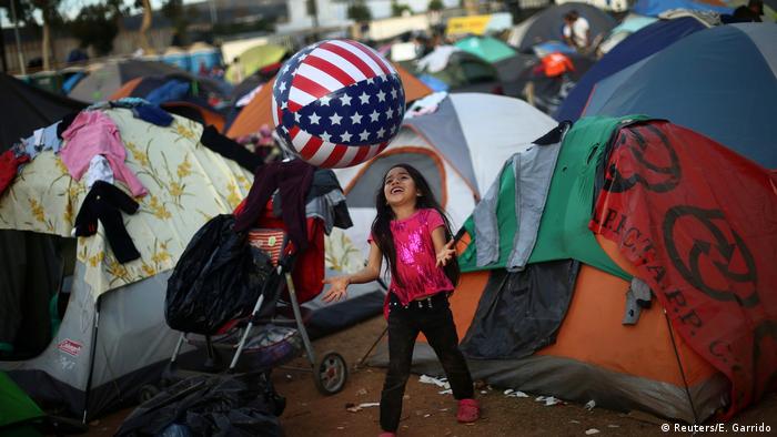 Mexiko Migranten an Grenze zu USA in Tijuana (Reuters/E. Garrido)