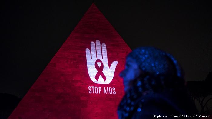 Italien Welt AIDS Tag (picture-alliance/AP Photo/A. Carconi)