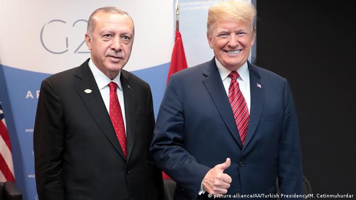 Argentinien G20 Gipfel - Türkischer Präsident Erdogan und US-Präsident Trump (picture-alliance/AA/Turkish Presidency/M. Cetinmuhurdar)