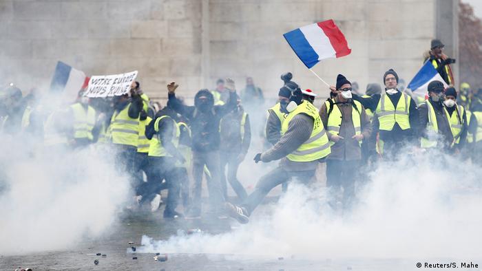 Frankreich Gelbwesten-Protest in Paris (Reuters/S. Mahe)