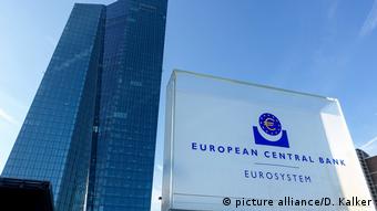 Europa Finanzen l Steuer auf Finanztransaktionen l Europäische Zentralbank in Frankfurt (picture alliance/D. Kalker)