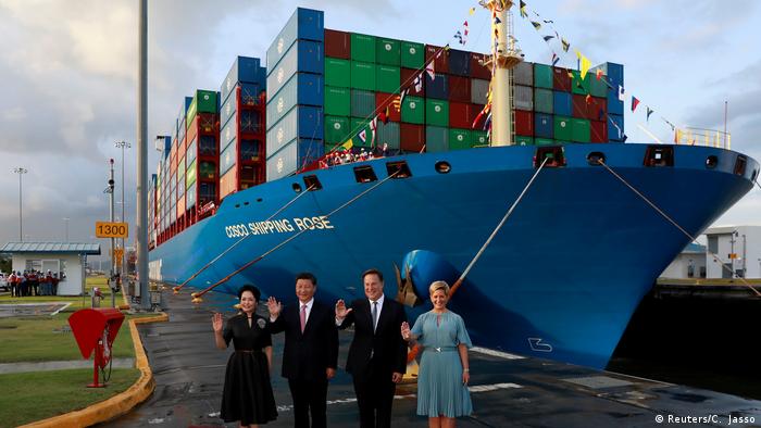 Panama Besuch Xi Jinping Cosco Containerschif (Reuters/C. Jasso)