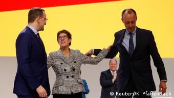 Deutschland CDU-Parteitag in Hamburg Kramp-Karrenbauer, Merz und Spahn (Reuters/K. Pfaffenbach)