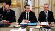 Frankreich Paris - Emmanuel Macron trifft sich mit Vertretern von Gewerkschaften, Arbeitgeberverbänden