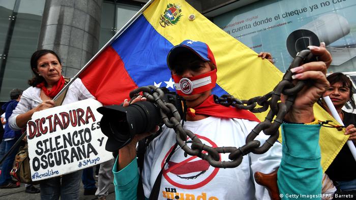 Venezuela Symbolbild Pressefreiheit (Getty Images/AFP/J. Barreto)