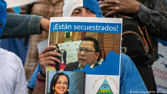 Costa Rica Protest vor der Botschaft Nicaraguas gegen die Inhaftierung der Journalisten Miguel Mora und Lucia Pineda