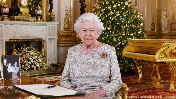 Großbritannien | Weihnachtsansprache von Queen Elisabeth (picture-alliance/dpa/PA Wire/J. Stilwell)