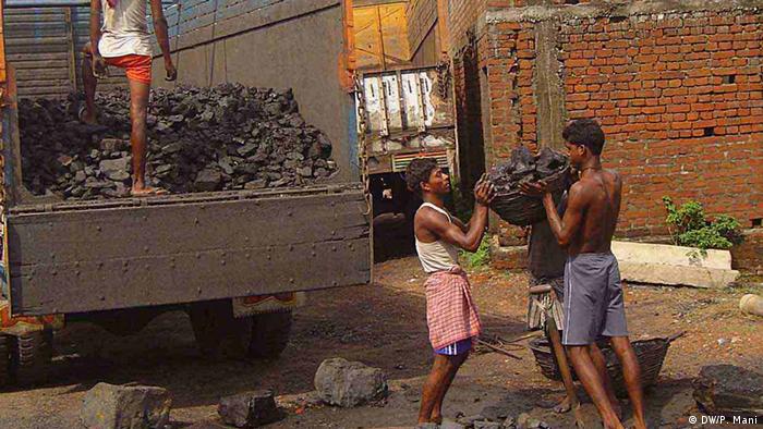 Indien | Illegaler Kohleabbau in Bengalien (DW/P. Mani)