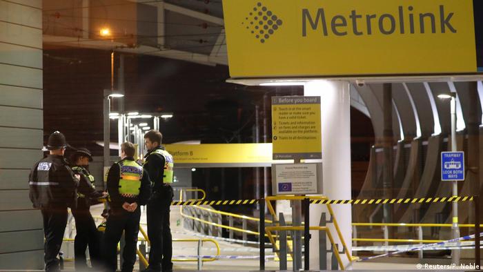 Central ferroviaria de Mánchester, en Gran Bretaña, es vigilada por la Policía tras el ataque con cuchillo. (1.01.2019).