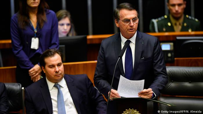 Maia e Bolsonaro: queda de braço entre Executivo e Legislativo ´vem dominando política em Brasília