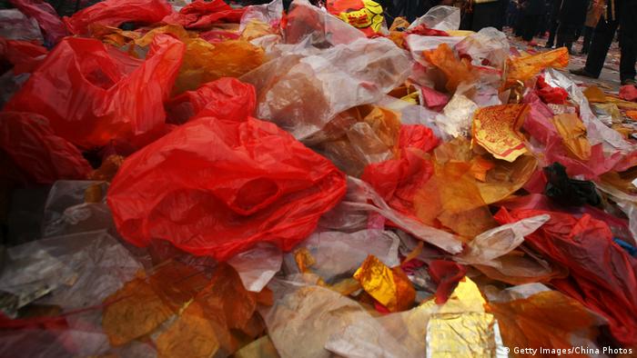 Penggunaan Kantong  Plastik  Sekali Pakai Resmi Dilarang di 
