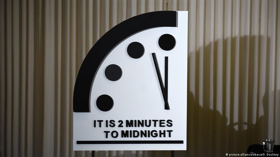 Doomsday Clock Remains At 2 Minutes To Midnight News Dw
