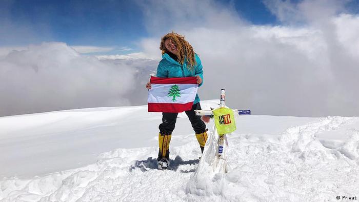 Fatima Deryan en la cima del Aconcagua.