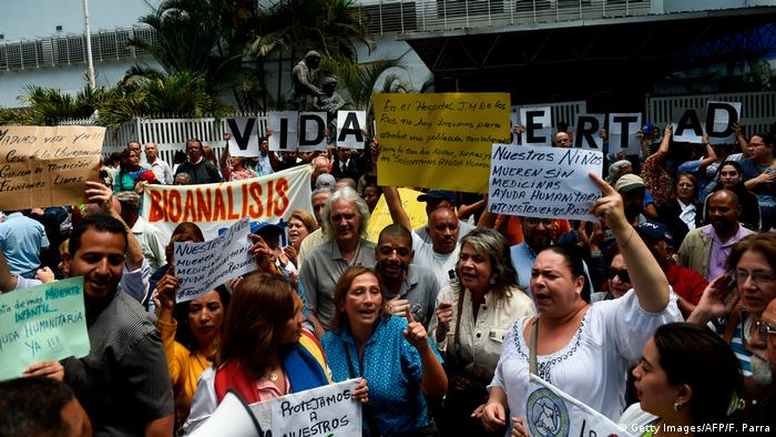 Populares protestam nas ruas de Caracas