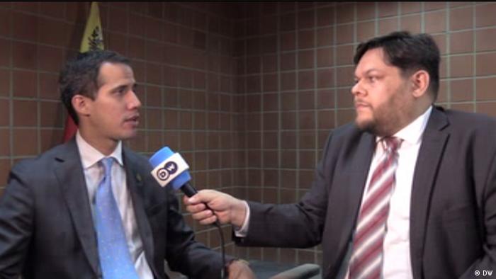 DW im Interview mit Juan Guaido in Caracas (DW)