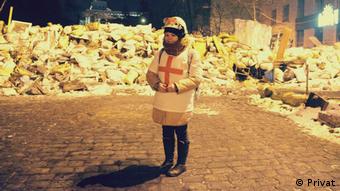 Η Ολέσια Σουκόμποβα, πλέον φοιτήτρια ιατρικής, κατά την διάρκεια των διαδηλώσεων στο Κίεβο