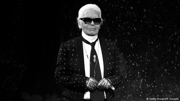 Karl Lagerfeld A Dispărut O Icoană A Modei Mondiale Societate