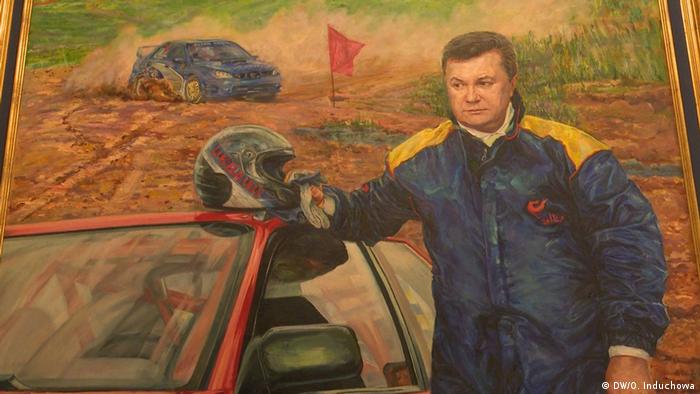 Віктор Янукович в образі гонщика