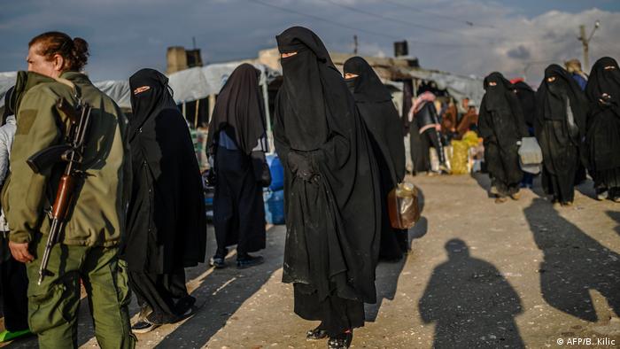 تنظيم داعش يعلن تحرير نساء محتجزات لدى أكراد سوريا أخبار