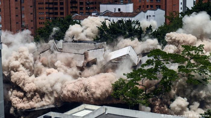 Implosão do edifício Mônaco demorou apenas três segundos