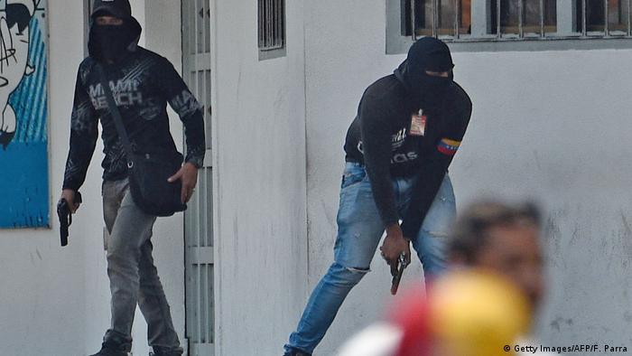 Venezuela San Antonio del Tachira Maduro-Paramilitärs bedrohen Opposition