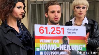 Deutschland Verbot von Homoheilung | Jacky-Oh Weinhaus, Lucas Hawrylak und Amy Strong (Marisa Sann)