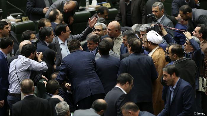 Iran | Parlament (borna)