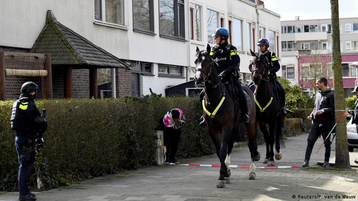Verletzte nach Schießerei in Utrecht (Reuters/P. van de Wouw)