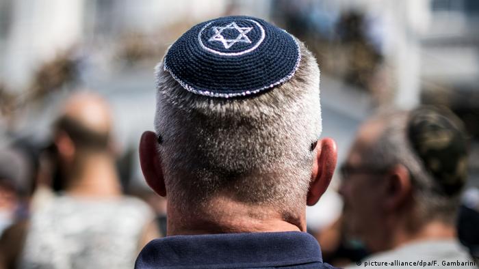 Die Welt: Уполномоченный правительства ФРГ советует евреям не носить кипу