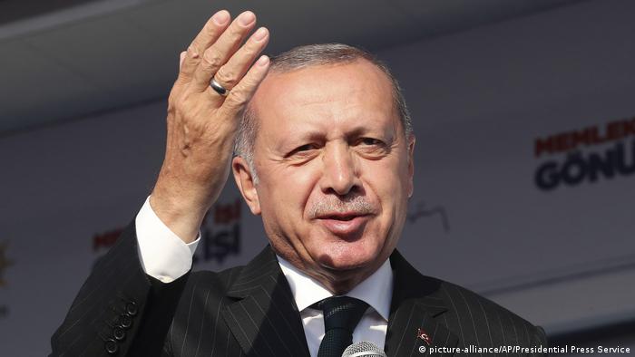 Türkei, Istanbul: Recep Tayyip Erdogan auf einer Wahlveranstaltung (picture-alliance/AP/Presidential Press Service)
