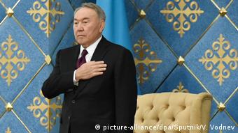 Kasachstan Astana - ehemaliger Präsident Nursultan Nazarbayev bei Vereidigung von Kassym-Jomart Tokayev (picture-alliance/dpa/Sputnik/V. Vodnev)