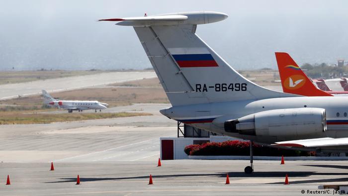 Aeronave militar rusa en Caracas. (Reuters/C. Jasso)
