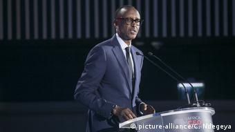 Ruandski predsjednik Paul Kagame (picture-alliance/C. Ndegeya)
