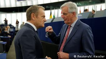 Donald Tusk und Michel Barnier im EU Parlament in Strasbourg (Reuters/V. Kessler)