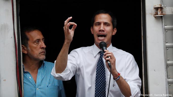 Venezuela, Caracas: Oppositionsführer Juan Guaido besucht ein Treffen mit Anhängern 