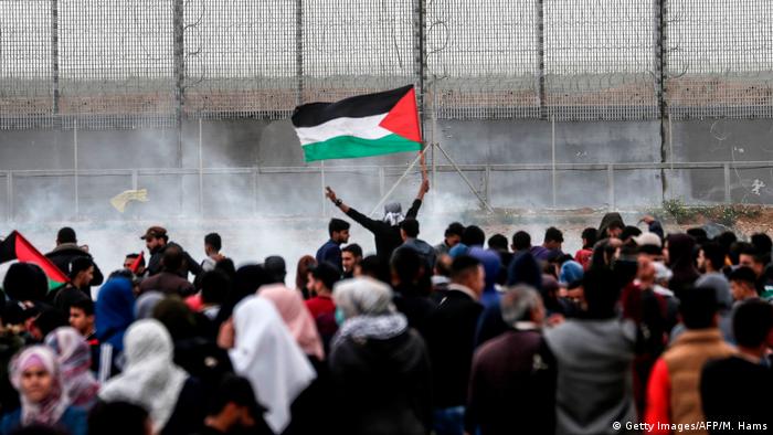 Gaza | Plästinenser protestieren im Gaza-Streifen (Getty Images/AFP/M. Hams)