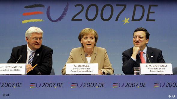 Frank-Walter Steinmeier, Angela Merkel and Jose Manuel Barroso at a press conference in Brussels in 2007 (AP)